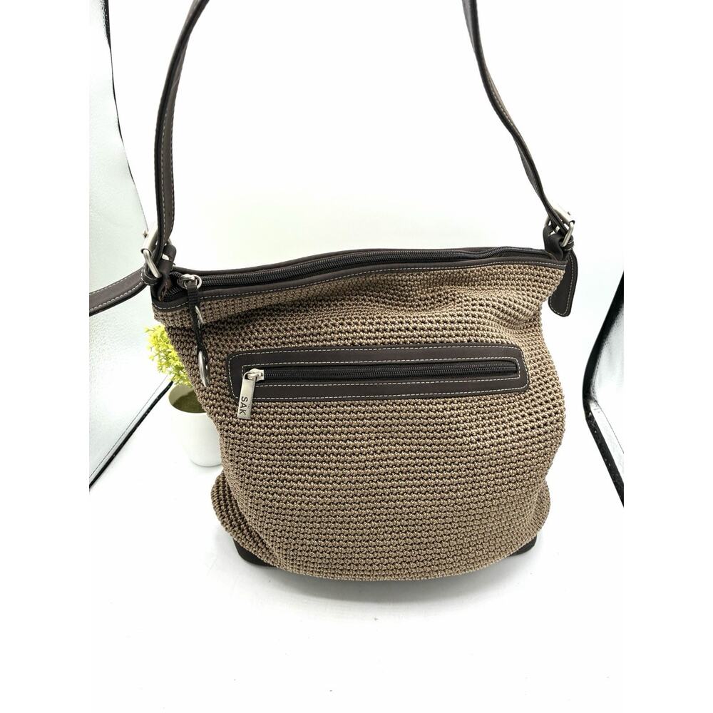 The Sak Taupe Crochet Shoulder Bag Brown Canvas Trim Front Zip Pocket Boho